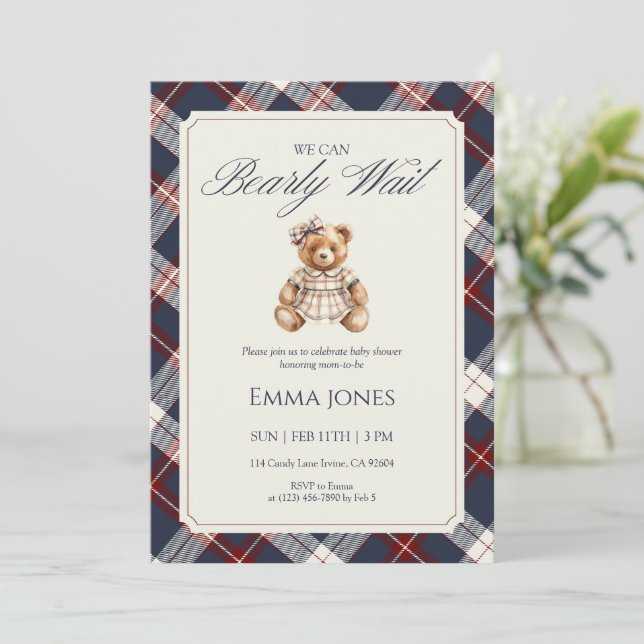 We Can Bearly Wait Navy Plaid Bear Baby Shower Einladung (Stehend Vorderseite)