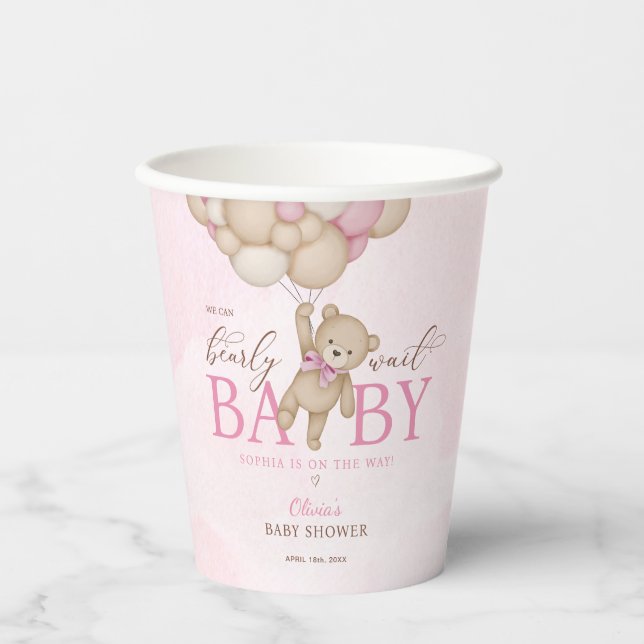 We Can Bearly Wait Pink Baby Shower Pappbecher (Vorderseite)