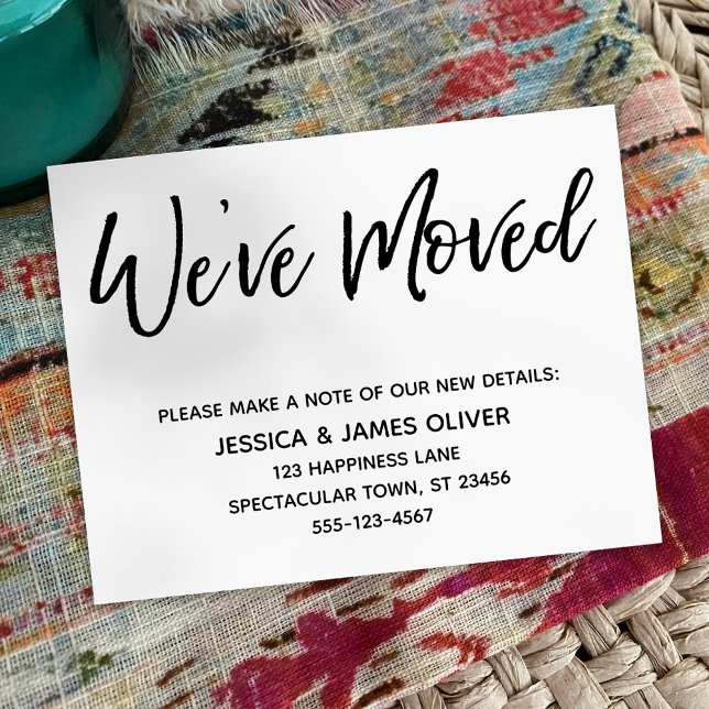 "We ve Moved" Moderne Handwriting Typografy Card Einladung (Von Creator hochgeladen)