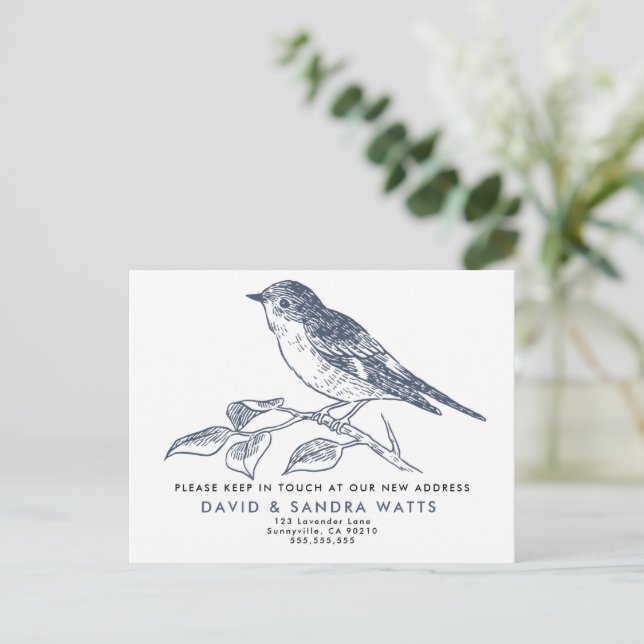We’ve Moved Postcard – Elegant Bird Illustration Ankündigungspostkarte (Stehend Vorderseite)