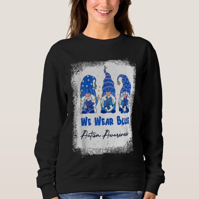 We Wear Blue Autism Awareness Month Cute Gnomes Sweatshirt (Vorderseite)