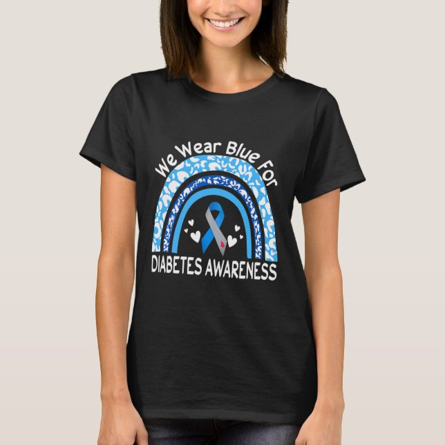 We Wear Blue For Diabetes Awareness Rainbow Leopar T-Shirt (Vorderseite)