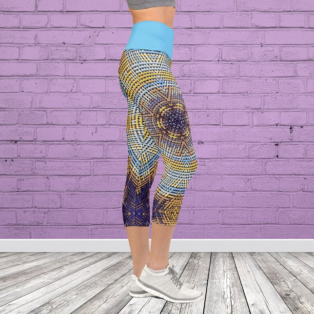 Weave Mandala Blue und Yellow Capri Leggings (Von Creator hochgeladen)