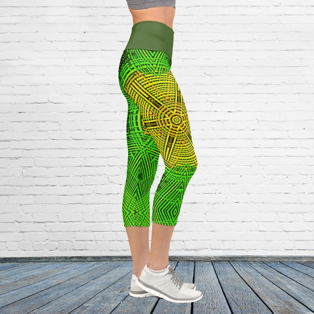 Weave Mandala Gelb und Grün Capri Leggings (Von Creator hochgeladen)