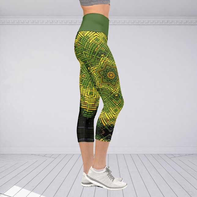 Weave Mandala Green Yellow und Black Capri Leggings (Von Creator hochgeladen)