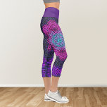 Weave Mandala Pink Lila und blau Capri Leggings<br><div class="desc">Die trendige Mandala ist in Rosa und Blau gehalten und weist einen Korbflechtstil auf. Psychedelische Visuals für den modernen Hippie oder für alle,  die Lieben groovy Farben.</div>