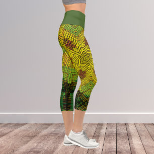 Weave Mandala Yellow Green und Orange Capri Leggings