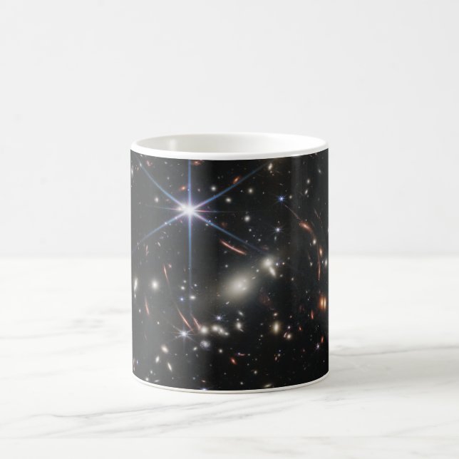 WebbS erste tiefe Feldansicht des Universums Kaffeetasse (Mittel)