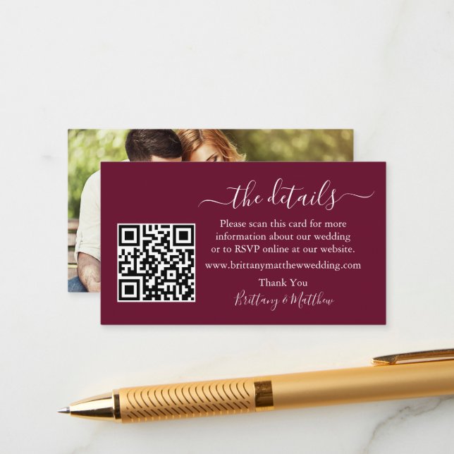 Website für Hochzeitdetails QR Foto Burgundy Begleitkarte (Vorderseite/Rückseite Beispiel)