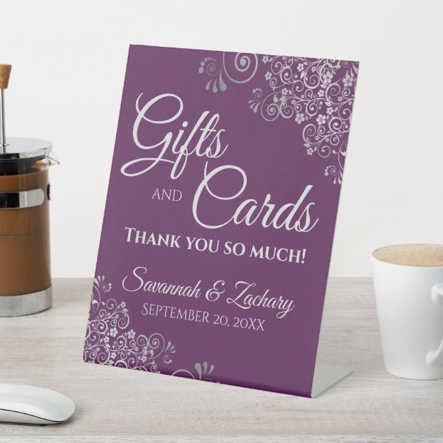 Wedding Gifts & Cards Silver Frills on Plum Purple Sockelschild (In SItu)