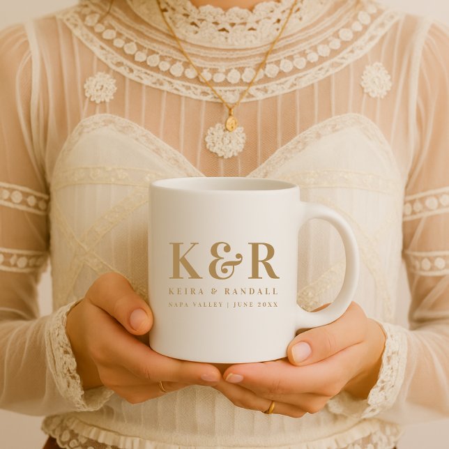 Wedding Monogram Minimalistisch Simple Gold and Wh Kaffeetasse (Von Creator hochgeladen)