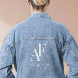 Wedding Monogram White Elegant Einfach Minimalisti Jeansjacke<br><div class="desc">Ein einfaches Hochzeitsmonogramm-Design mit klassischer traditioneller Typografie in Weiß in elegantem Stil. Der Text lässt sich einfach mit Ihren Namen für das perfekt personalisierte Design anpassen!</div>