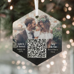 Wedding Song QR Code & Foto Newlyweds Hexagon Ornament Aus Glas<br><div class="desc">Feiern Sie einen fröhlichen 1. Urlaub als Neuvermählte mit einem eleganten, interaktiven QR-Code hexagon-förmigen Weihnachtsschmuck aus Glas. Foto und alle Formulierungen auf dieser Vorlage sind einfach zu personalisieren. (IMAGE PLACEMENT TIP: Eine einfache Möglichkeit, ein Bild genau so zu zentrieren, wie Sie es gewollt haben, ist es, es einzuschneiden, bevor Sie...</div>