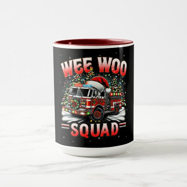 WEE WOO Squad Weihnachtsdesign mit Feuerwehrauto  Tasse (Zentrum)