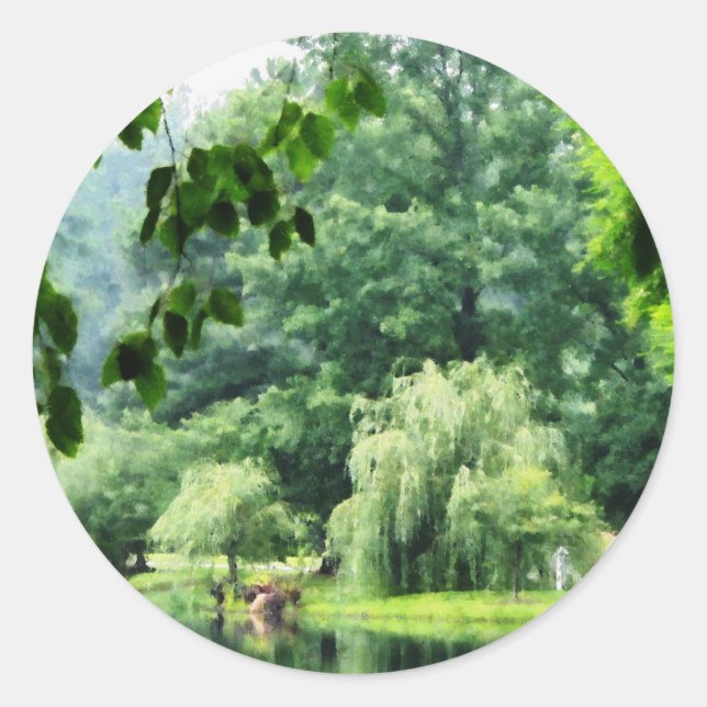 Weeping Willow in the Mist Runder Aufkleber (Vorderseite)