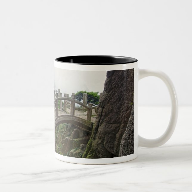 Weg und kleine Brücke, Gelber Berg, 2 Zweifarbige Tasse (Rechts)