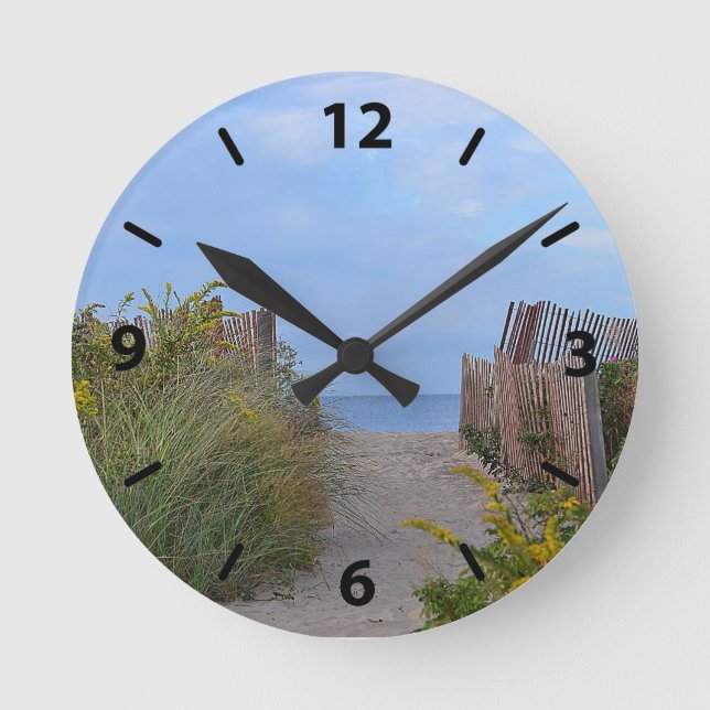 Weg zur Strandmauer Runde Wanduhr (Vorderseite)
