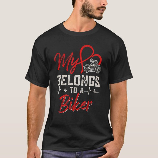 Weibchen mein Herz gehört einer Biker-Ehefrau-Freu T-Shirt (Vorderseite)