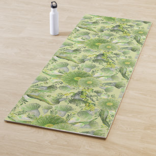 Weibliche grüne Schlacht und Eukalyptus Blooms Yogamatte