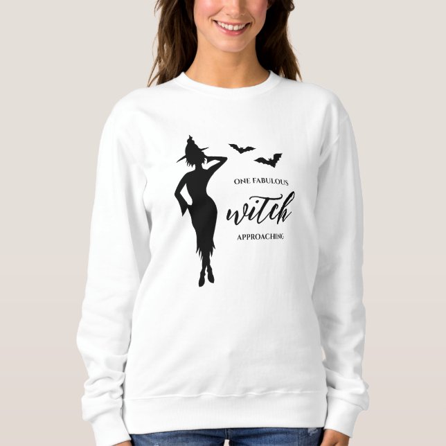 Weibliche Hexenfrau modelliert mit Fledermäusen un Sweatshirt (Vorderseite)