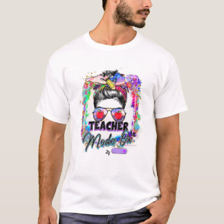 Weibliche Lehrermodus auf dem heißen Bun Hair zurü T-Shirt
