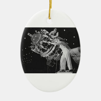 Weibliche Mechanikerin - Zweiter Weltkrieg Keramik Ornament