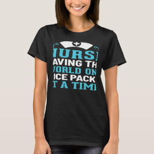 Weibliche Schulkrankenschwester rettet die Welt, e T-Shirt