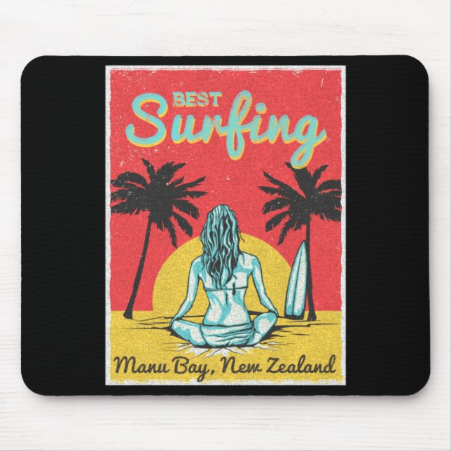 Weibliche Surferin Manu Bay Raglan Neuseeland  Mousepad (Vorne)