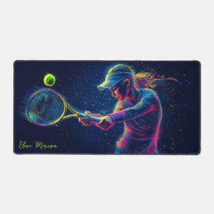 weibliche Tennisspielerin schlägt Ball Schreibtischunterlage