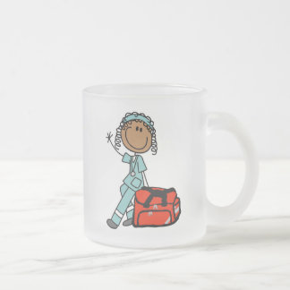 Weiblicher Atmungstherapeut oder EMT Mattglastasse