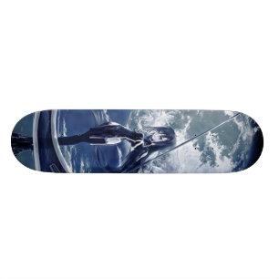 weiblicher grimmiger Sensenmann Skateboard