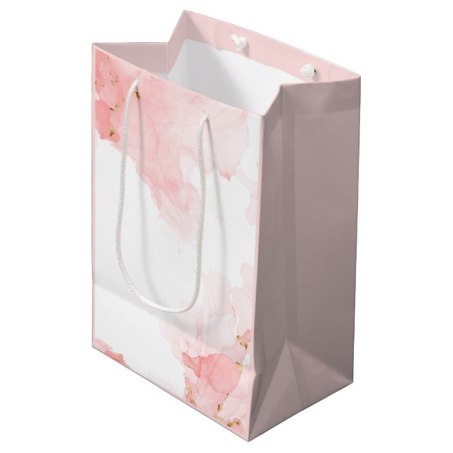 Weich rosa Glitzer Aquarellfarbe Mittlere Geschenktüte (Vorderseite Schrägansicht)