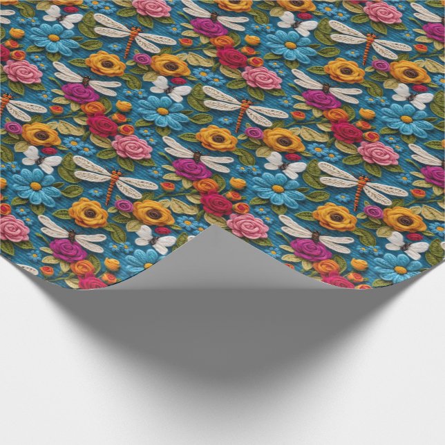Weiche Häkeloptik Blumen und Libellen Geschenkpapier (Ecke)