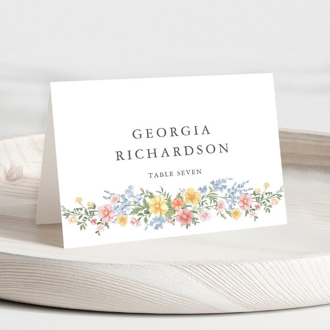Weiche Pastell-Ornament-Hochzeitsgästename Platzka Tischnummer (Soft Pastel Ornate Spring Garden Floral Place Card with guest name.)