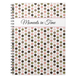 Weiche, Retro-Oliv-, Rosa- und Braune Polka-Punkte Notizblock