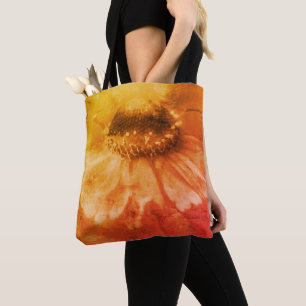 Weiche Zinnia Gänseblümchen-Blume in sepiafarbenem