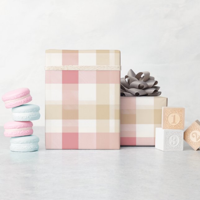 Weiches Beige Rosa Romantisches Gingham Karo Muste Geschenkpapier (Babyparty)
