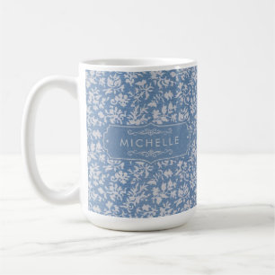 Weiches Pastellblau und Grauweiß Blumen Boho Muste Kaffeetasse