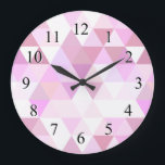 Weiches rosa geometrisches Dreieck-Muster Große Wanduhr<br><div class="desc">Weiche rosa geometrische Dreieck Muster Uhr,  ideal für Jugendliche Schlafzimmer oder Schlafsaal!</div>