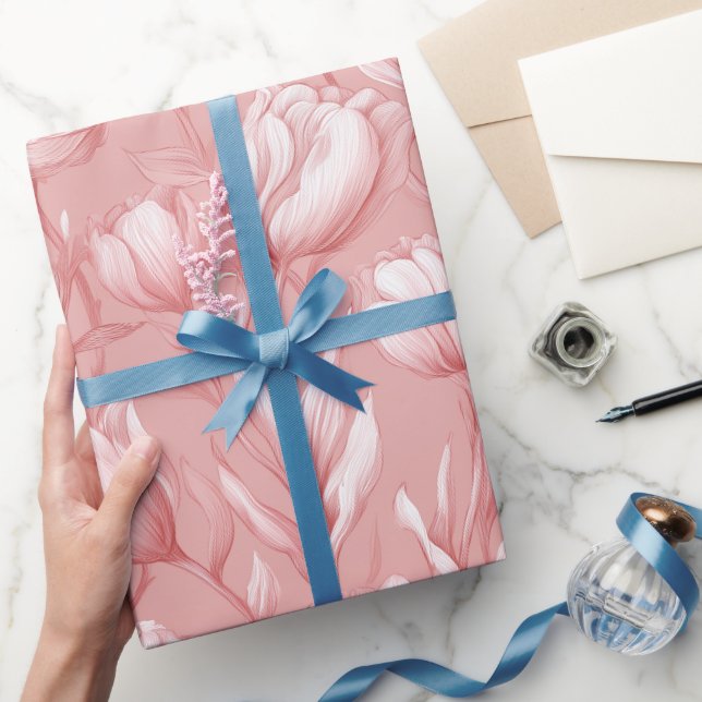 Weiches Rosa Tulpe Weißes Blumenmuster Geschenkpapier (Schenken)