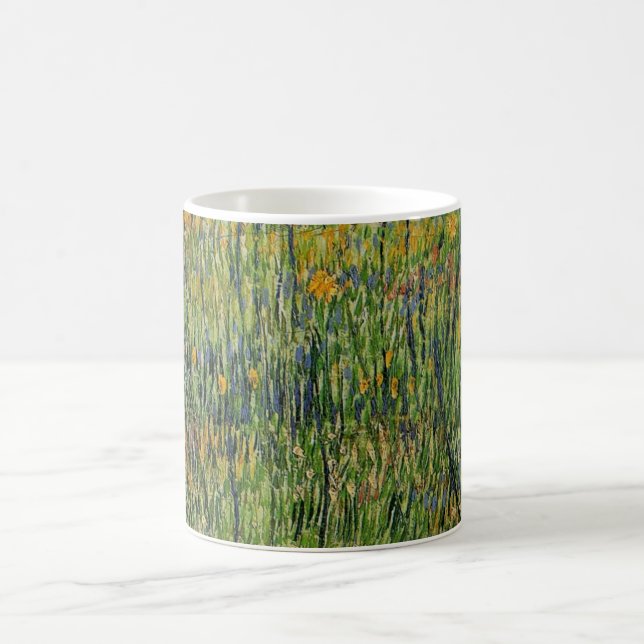 Weide in Bloom von Vincent van Gogh Tasse (Mittel)