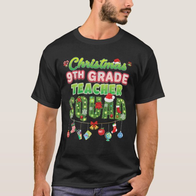 Weihnachten 9. Klasse Lehrer Squad Merry Pine Tree T-Shirt (Vorderseite)