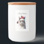 Weihnachten Alpaca, individuell anpassbar Lebensmitteletikett<br><div class="desc">Fügen Sie Ihren hausgemachten Leckereien oder Flaschengeschenke eine spielerische Drehung mit diesem Futter- oder Weinetikett hinzu, das in einer Weihnachtsmannmütze eine Aquarellblume (Alpaka) enthält. Dieses festliche Design ist ideal für die Kennzeichnung von Konfitüren, Keksen, Saucen oder Weinflaschen. Es eignet sich ideal für Feierlichkeiten, Geschenkkörbe oder Geschenke von Gastgebern. Passen Sie...</div>