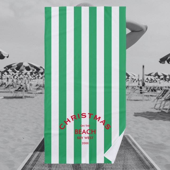 Weihnachten am Strand Custom Green Cabana Streifen Strandtuch (Von Creator hochgeladen)