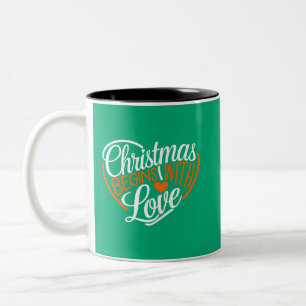 Weihnachten beginnt mit Liebe Digital Art Design Zweifarbige Tasse