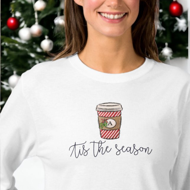 Weihnachten Dies ist die Jahreszeit Mongram Kaffee T-Shirt (Von Creator hochgeladen)
