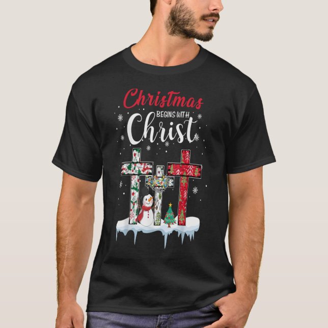 Weihnachten fängt mit Christus Snowman Christliche T-Shirt (Vorderseite)