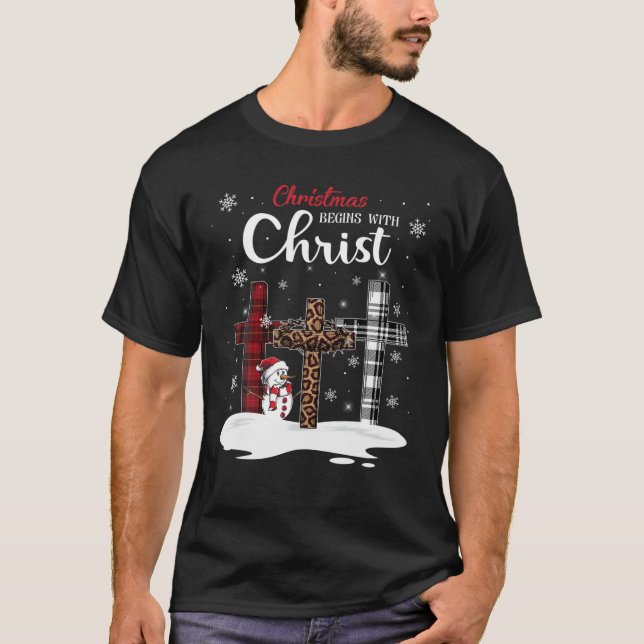 Weihnachten fängt mit Christus Snowman Christliche T-Shirt (Vorderseite)