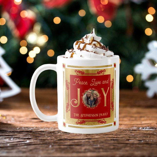 Weihnachten Frieden Liebe und Freude Familie Foto Kaffeetasse (Christmas Peace, Love and Joy Family Photo Coffee Mug - Christmas Red and Faux Gold)
