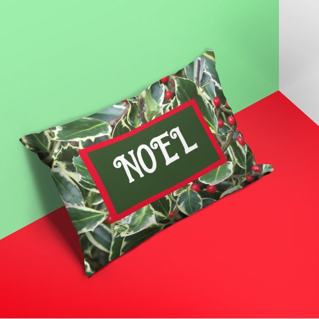 Weihnachten Holly Blätter und Red Berries Holiday Dekokissen (In Situ)